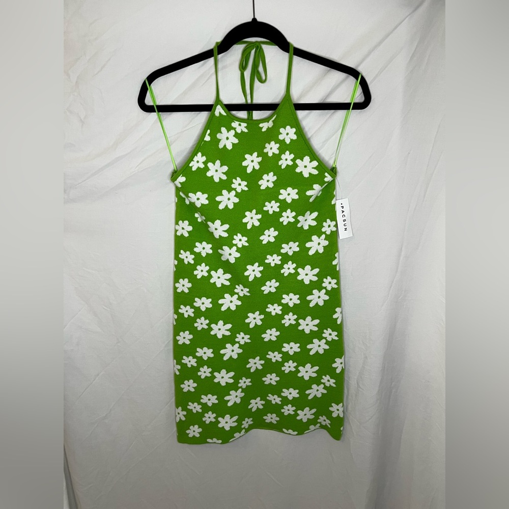 PacSun. Green dress with white flowers. Size M.